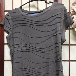 Simply Vera Wang Medium Woman’s Shirt